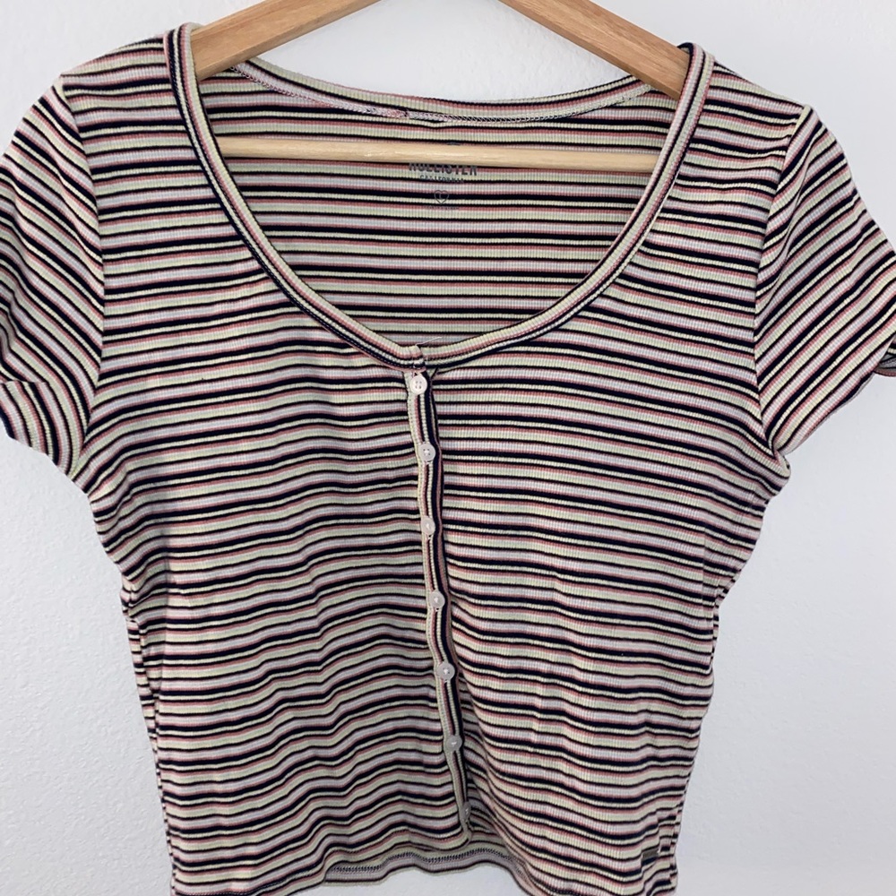 Crop top with buttons